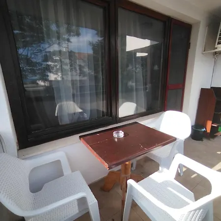 Yanita Guest house *